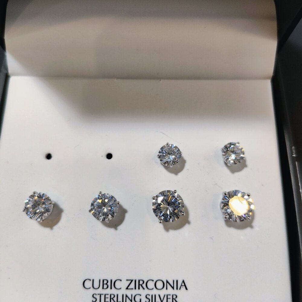 Giani Bernini Cubic Zirconia Stud Sterling Silver Earrings NWT - Picture 2 of 4